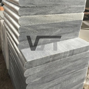 Sandblasted bluestone bullnose